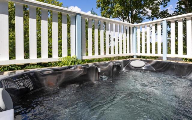 The Bluebell - Luxury Lodge With Hot Tub