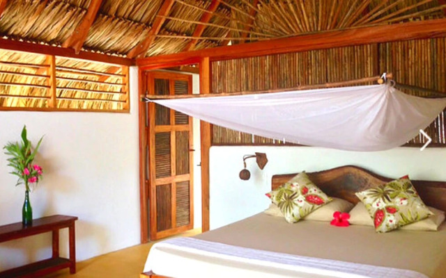 Cabañas Frente a la Playa IV