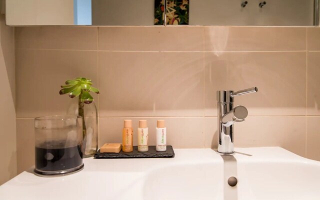 Modern 1 Bedroom Apartment in Richmond