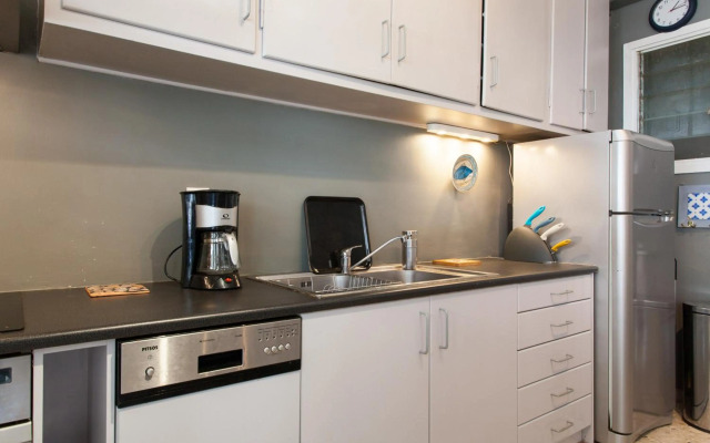 2 Bedroom Artist's Apartment - So Athens