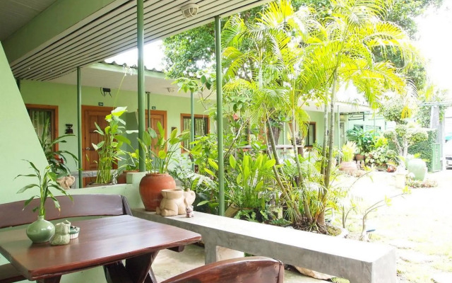 Baan Sala Lung Dam Resort