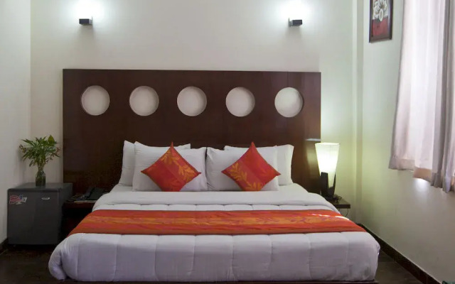 OYO Premium Medanta 2
