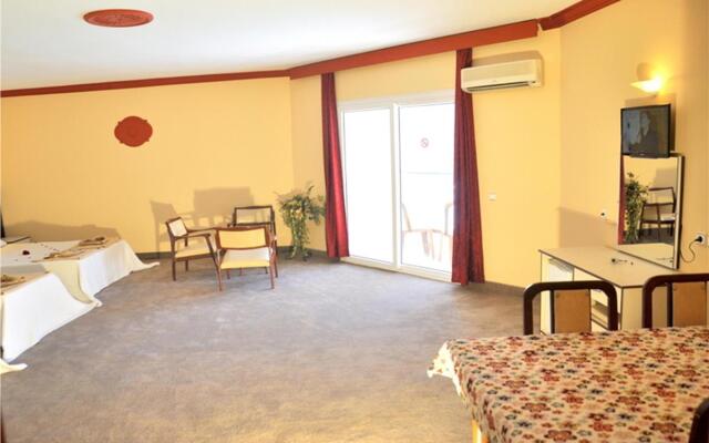 Mustis Royal Plaza Hotel