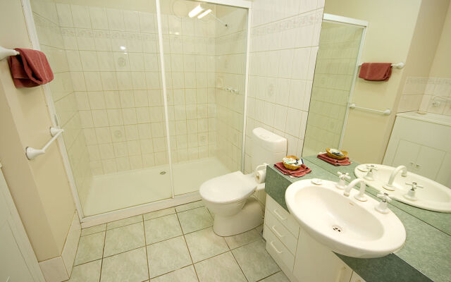 Anchorage Motel and Villas