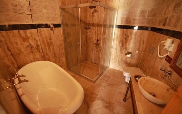 Sarnich Cave Suites