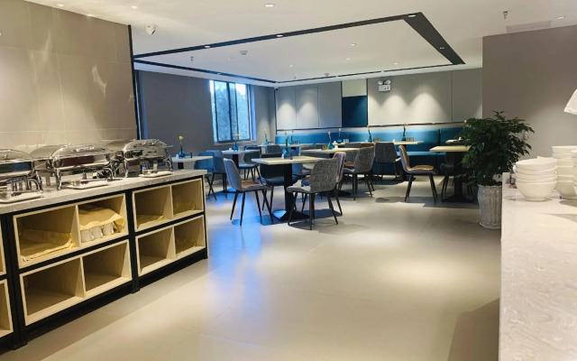 Homeinn Selected Hotel (Kunming Dianchi Road)