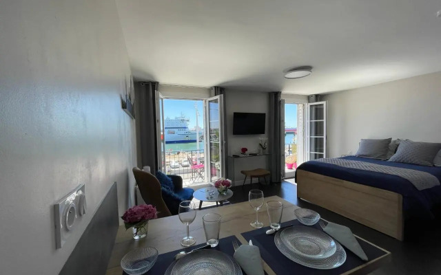 L'ancre, Studio Perret vue mer.