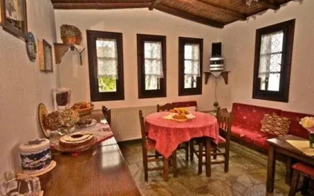 Villa Exohi Traditional House