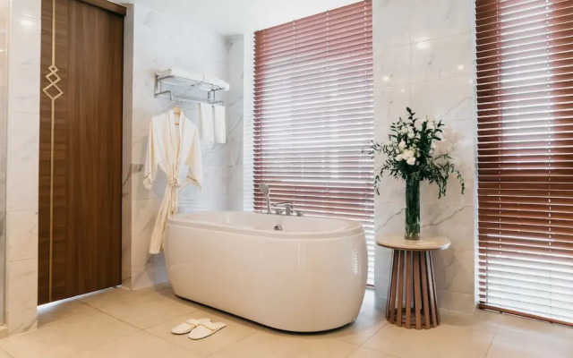 Splash Beach Villa Resort