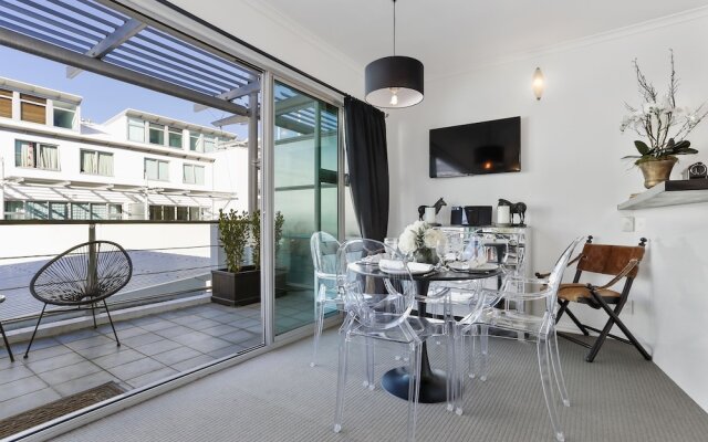 Glamorous Apartment in Viaduct Harbour
