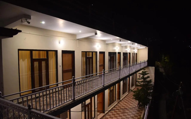 Hotel Lake Paradise Inn