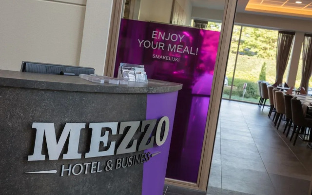 Mezzo Hotel & Business