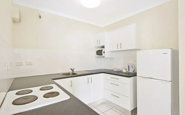 Surfers International Apartments Resort