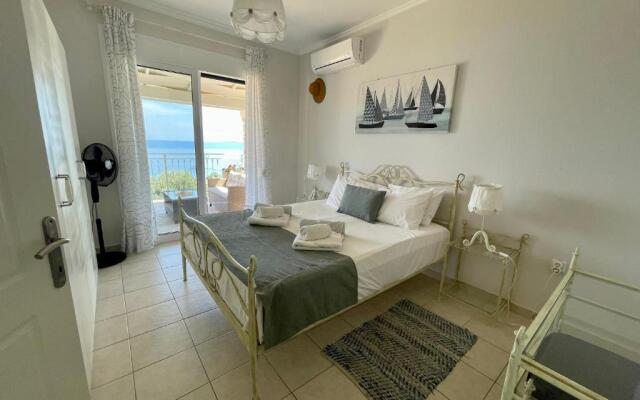 Villa Alemar House with Private pool and Spectacular sea views just 150m to the beach