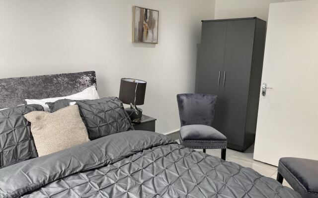 Luxurious 2-bed Apartment in Woolwich, London