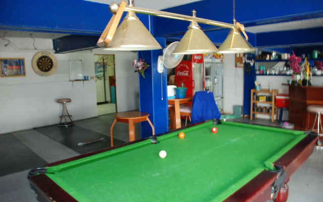 Blue Lagoon Guest House and Bar