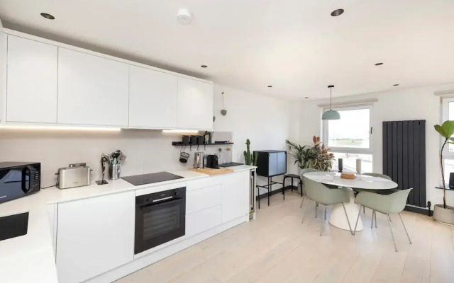 JOIVY Fabulous 2Br Apartment W/Terrace & Bay View