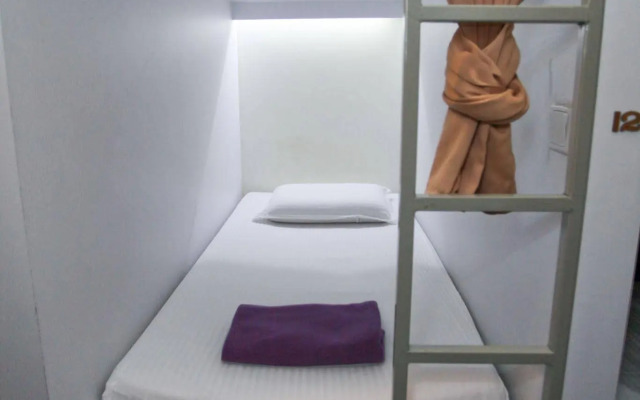 Pillow Talk Hostel