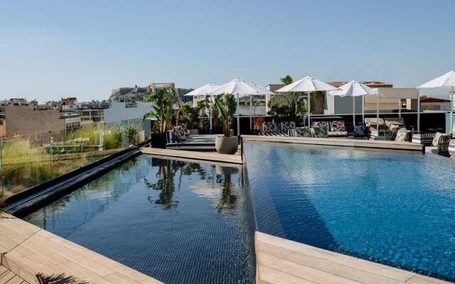 Skylark, Aluma Hotel & Resort
