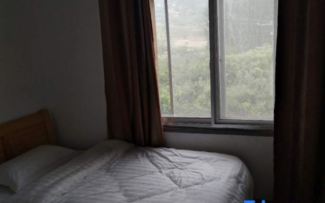 Mengyin Health Preservation Park Farmhouse