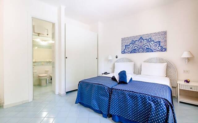 Paradiso Garden Resort Suite & Charme with warm Thermalpools and Beach