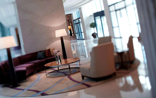 Renaissance Tianjin Lakeview Hotel