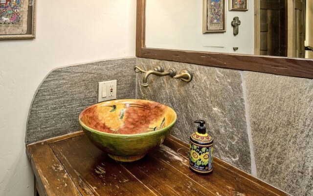 Village Center Condo 1F