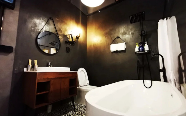 Black Gold Factory Boutique Design Hotel