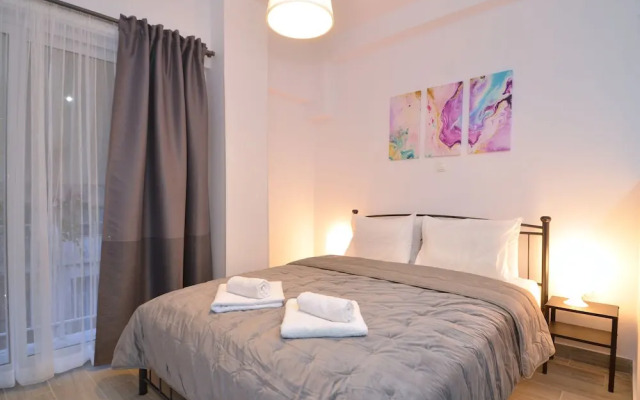 Metaxourgeio B A Minimal Apartment