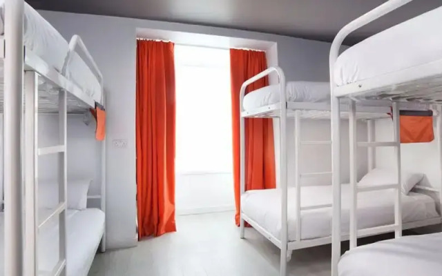 Sleeperdorm - Hostel