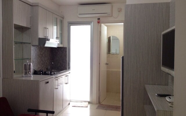 Apartment Kalibata City By Luxury Pro