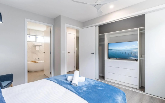 Fingal Bay View Unit 1 16 Tuna Crescent – Guest Rooms – Fingal Bay