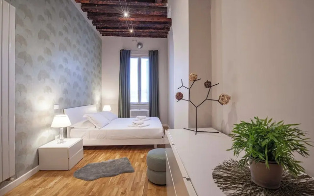 San Polo Apartment with Balcony