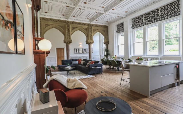 The Wilfred Suite Stone Cross Mansion