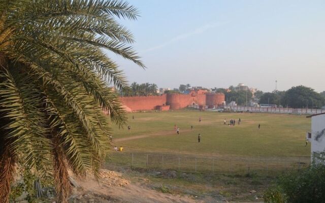 OYO Premium Limda Chowk