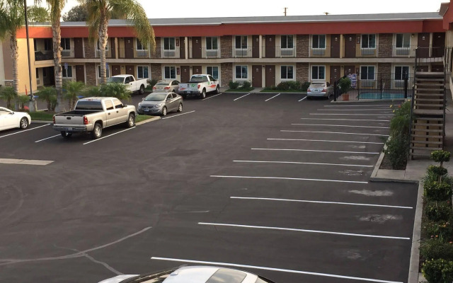 Ontario Inn & Suites