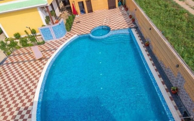 Corbett D Resort