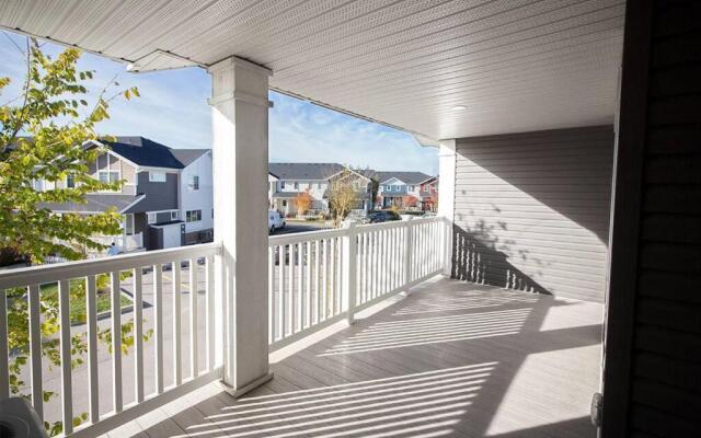 Luxurious 2 Bedroom Townhouse in South Winnipeg