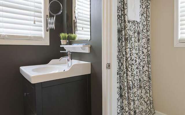 Rehoboth Guest House - Adults only