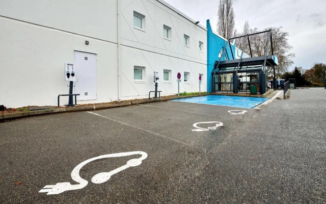 Hotel Kyriad Direct Moulins Sud