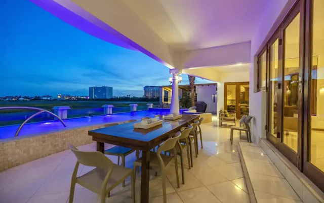 Villa Salina - 5BR w Pool Jacuzzi Sauna