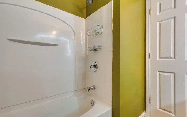 2 Mi to Dtwn: Family-friendly Atlanta Retreat!