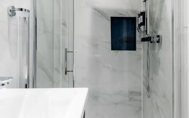 Upper Berkeley Hotel