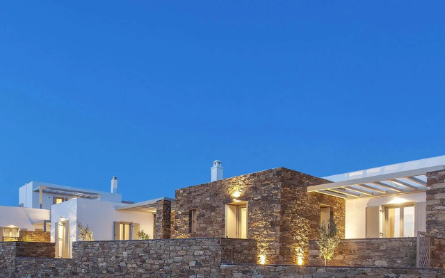 White Tinos Luxury Suites