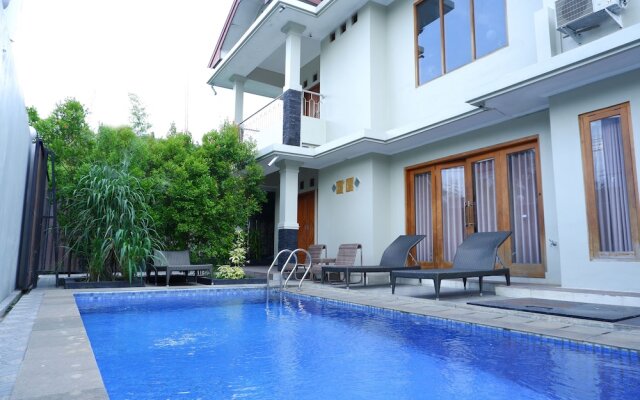 OYO 703 Omah Olin Guesthouse
