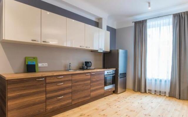 Colonel Suites & Apartments