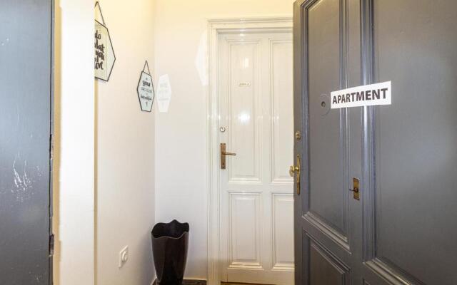 Apartment G37