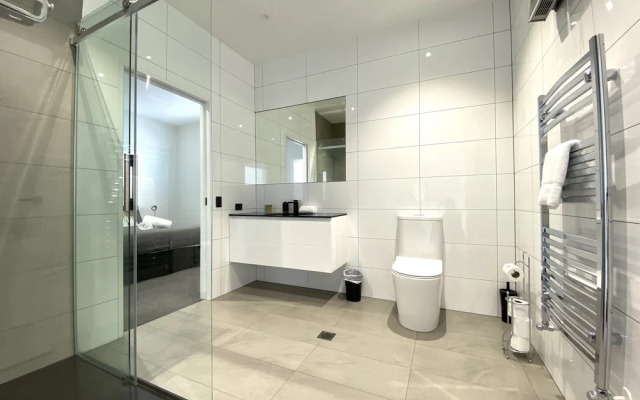 Galaxy Lake View 2 Bedrooms