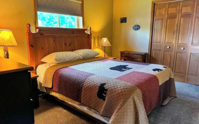 Island Cove #9 - On Minocqua Lake