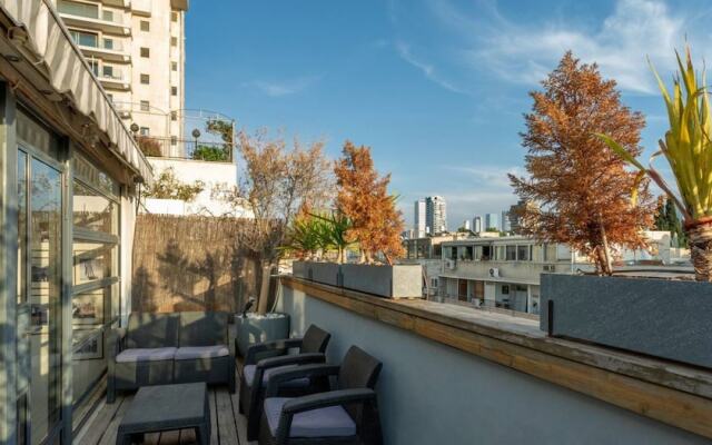 Boutique Penthouse 2Br Basel Holyguest